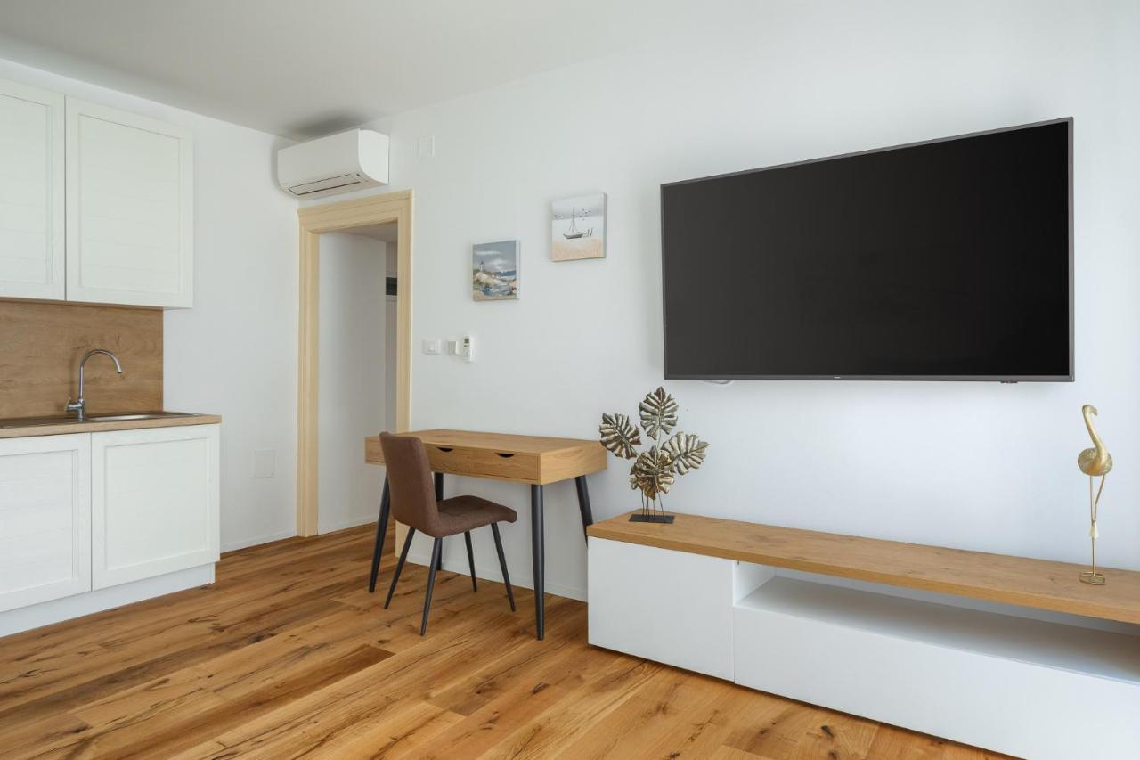 Deluxe Apartment Antonija โปเรช ภายนอก รูปภาพ