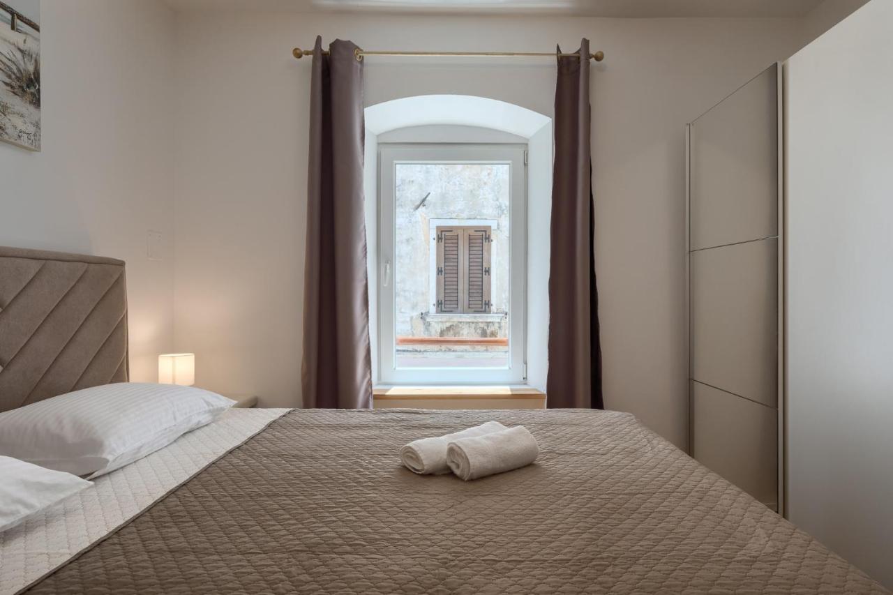 Deluxe Apartment Antonija โปเรช ภายนอก รูปภาพ