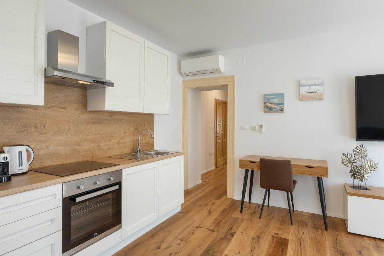 Deluxe Apartment Antonija โปเรช ภายนอก รูปภาพ