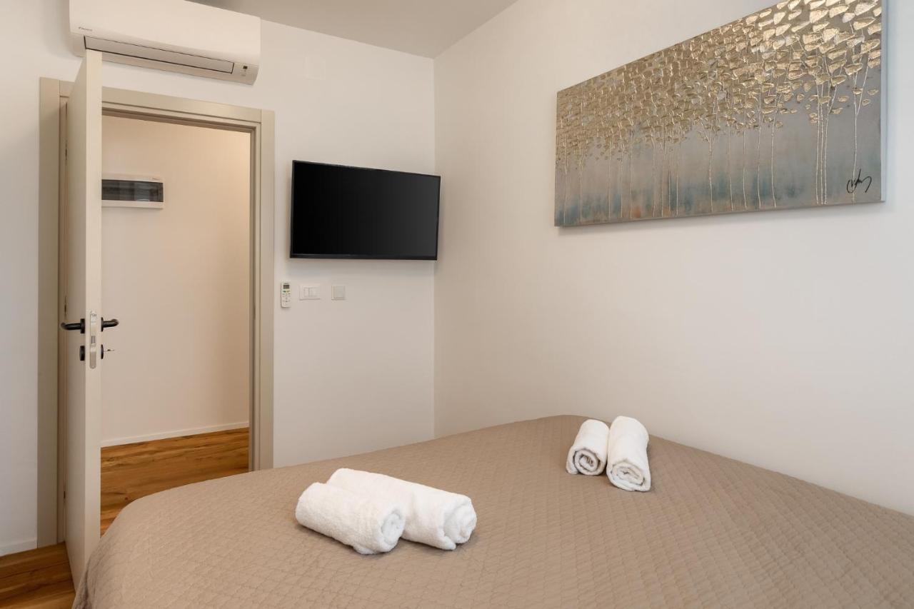 Deluxe Apartment Antonija โปเรช ภายนอก รูปภาพ