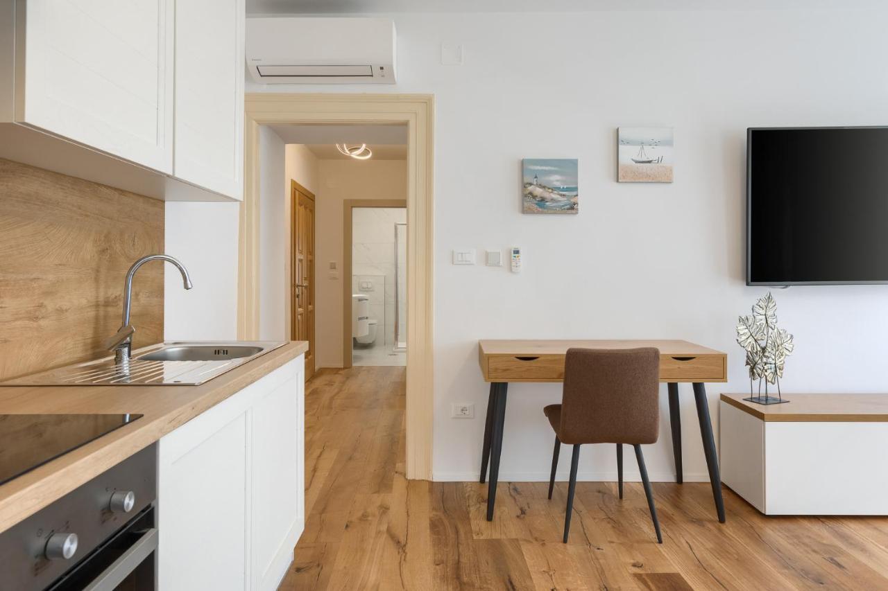 Deluxe Apartment Antonija โปเรช ภายนอก รูปภาพ